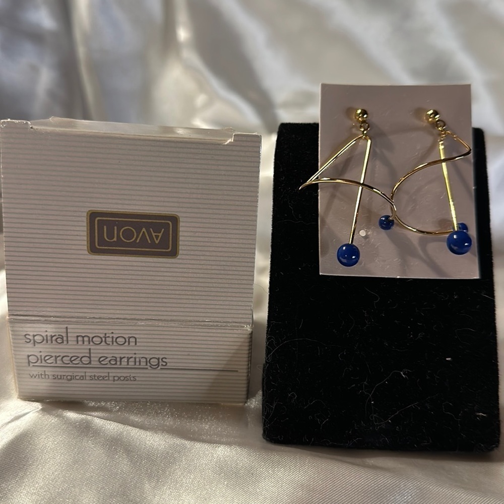 Avon (1991) Vintage Spiral Motion Pierced Earrings (gold/ dark blue)